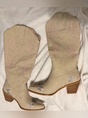 Women's Beige Embroidered Western Heeled Boots